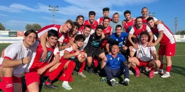 El Roda de Berà compleix davant el Mora la Nova i celebra la permanència a Segona (0-2)