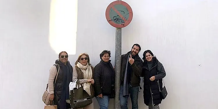 El autor del mural de Fernanda y Bernarda en COPE Utrera (98.1 FM)
