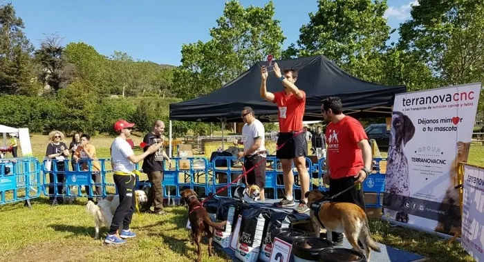 50 parelles participen al primer Canicross dels dos Arenys