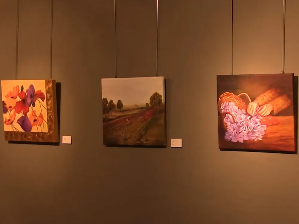 Mujeres Creativas del Vallés tanca amb èxit 'Dones, colors i un món de flors'