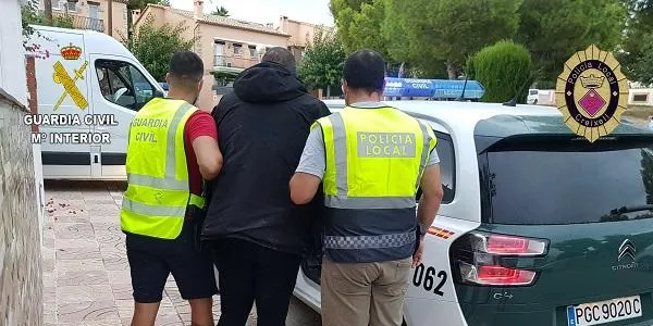 Troben a l'interior d'una casa de Creixell una plantació clandestina de marihuana amb més de 1.200 plantes
