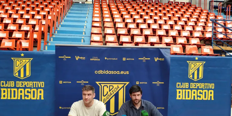 ELBIDASOA IRUN RENUEVA A JULEN AGINAGALDE Y LE NOMBRA DIRECTOR DEPORTIVO