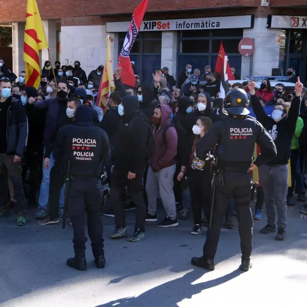 Petició de dos anys de presó per a dos independentistes que es van manifestar contra la visita de Vox el 2021