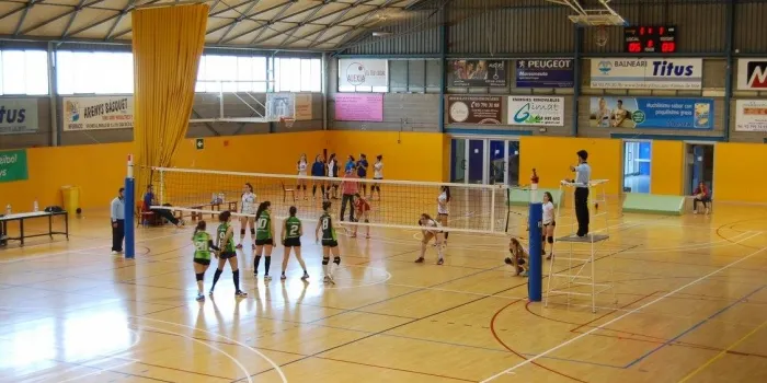 El club vòlei Arenys torna a l’activitat aquesta tarda