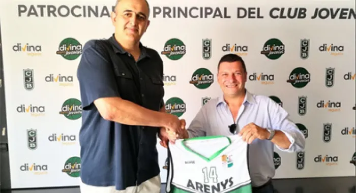 Les dues entitats esportives han renovat per un any mÃ©s (foto: Arenys BÃ squet) 