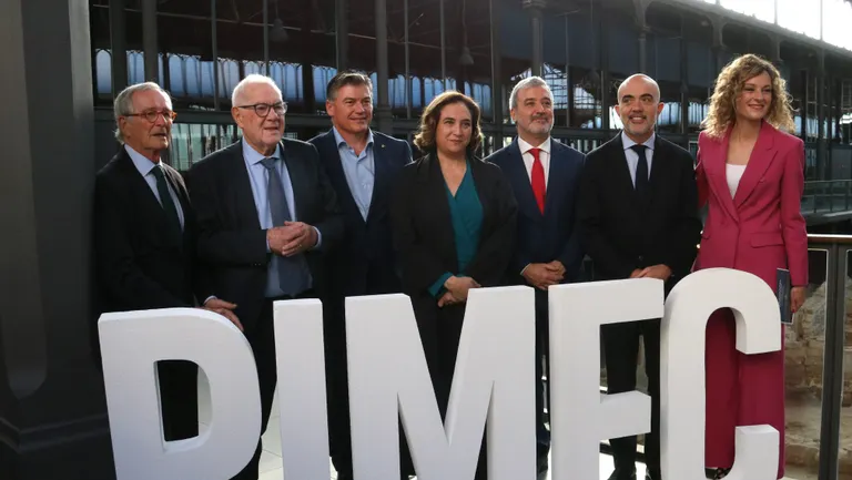 L'aeroport, el turisme i els pactes centren un primer debat preelectoral entre Colau, Collboni, Maragall, Trias i Sirera