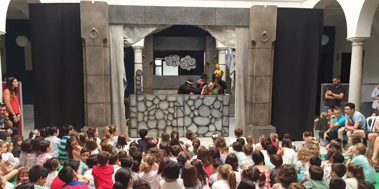 La delegada de Cultura desvela en COPE Utrera (98.1FM) todos los detalles sobre el Festival de Títeres