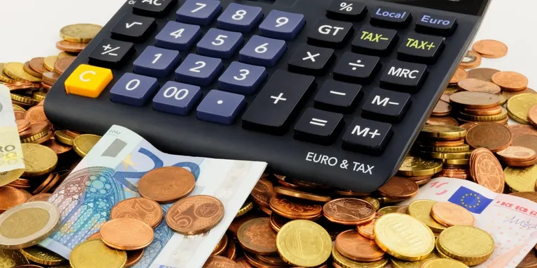 L'OMIC organitza una xerrada sobre els productes financers i els drets que tenen els consumidors