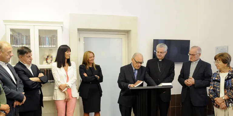 Més de 1.200 bíblies de llengües i dialectes diferents, al Santuari Basílica de Meritxell