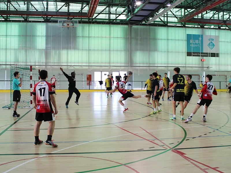 Bona anotació de l'Handbol Rubí davant el Joventut H. Mataró