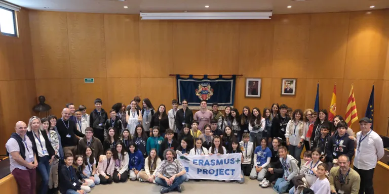 Estudiants grecs, portuguesos i francesos fan un intercanvi amb l’institut Joan Ardèvol de Cambrils
