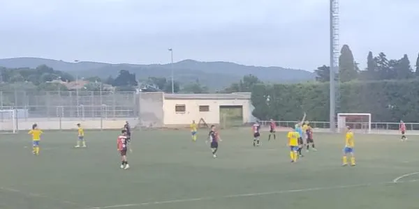 El Creixell perdona i cau davant el Banyeres en un duel entre aspirants (0-4)