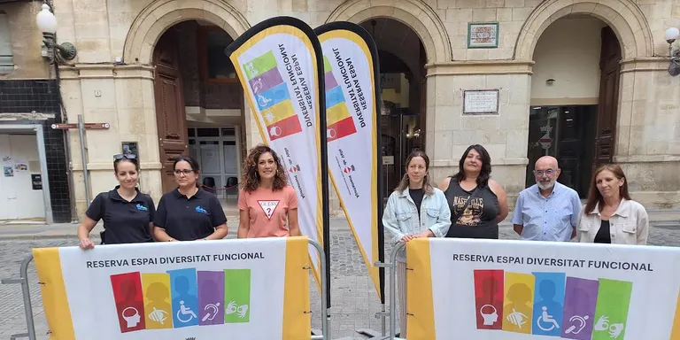 La Festa Major de Sant Joan fomenta la participació de persones amb diversitat funcional