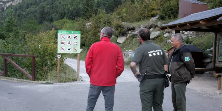 Els Agents Rurals interposen 60 denúncies per infringir la prohibició de pernoctar dins el Parc Nacional d'Aigüestortes
