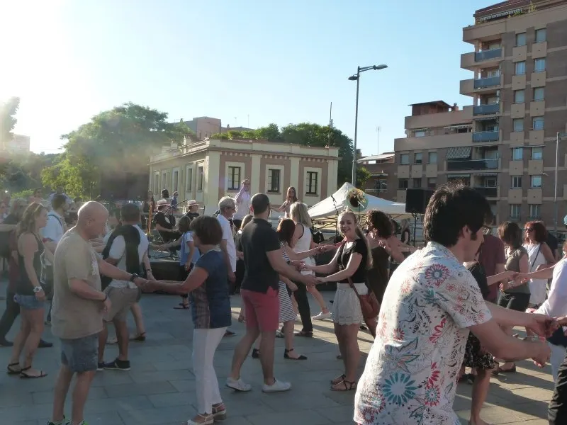 Algunes de les parelles que s'han apropat aquest diumenge a la classe de lindy hop