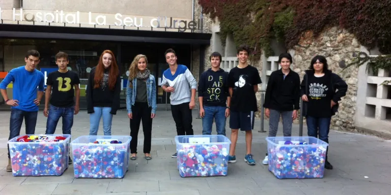 Molta participació en la recollida de taps a La Salle de la Seu