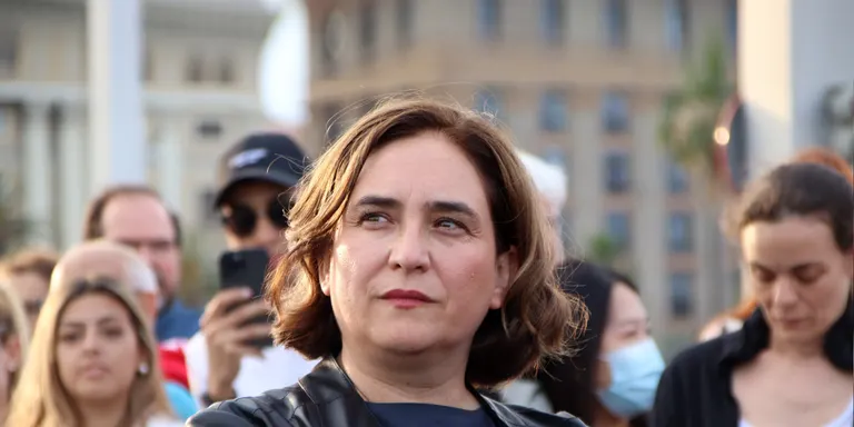 Colau creu que ni l'Estat ni la Generalitat han ofert recursos suficients per atendre totes les víctimes del 17-A