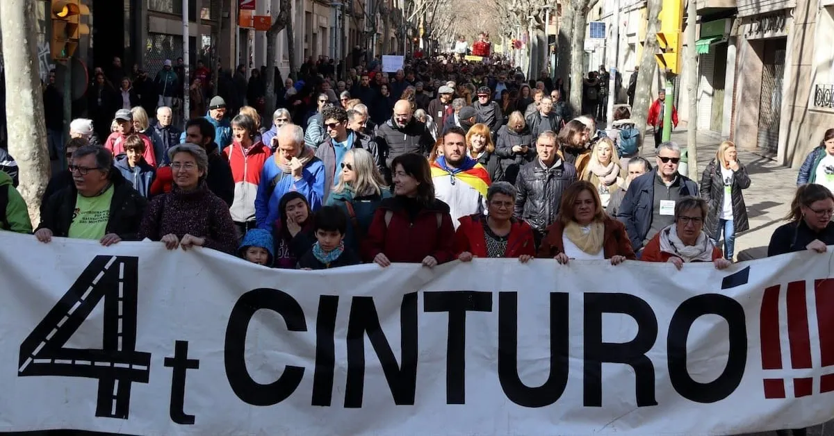 Més de 4.000 persones clamen a Sabadell contra el Quart Cinturó