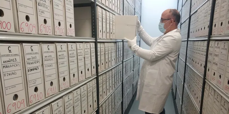 L’Arxiu Municipal de Cambrils facilita l’accés al fons històric del municipi a la xarxa