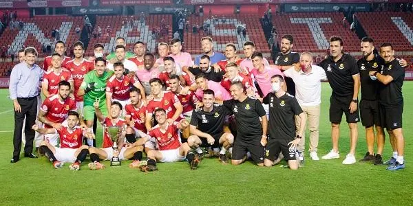 El Nàstic aixeca el Trofeu Ciutat de Tarragona davant el Girona (2-1)