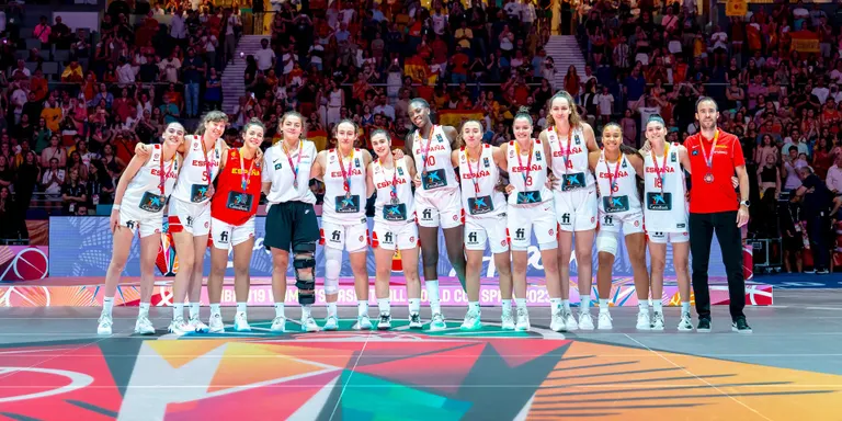 Bernat Canut, premiat com a millor entrenador del Mundial U19 femení de bàsquet