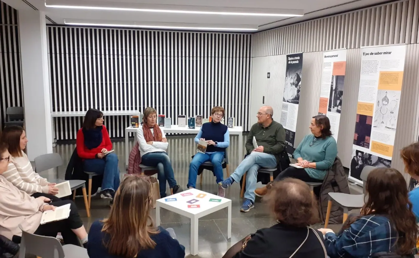 La biblioteca i la ràdio posem en marxa un club de lectura radiofònic