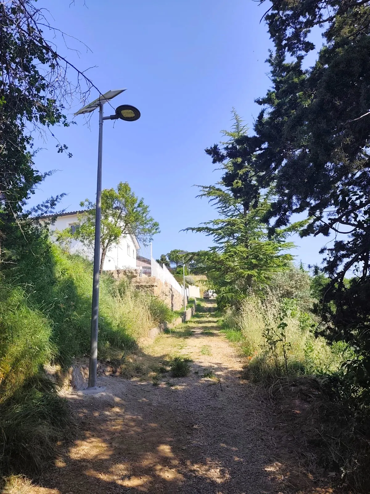 L'Ajuntament de Solsona dota d'enllumenat el camí peatonal que uneix el Tossal i el Serrat d'en Mingo amb la zona del passeig