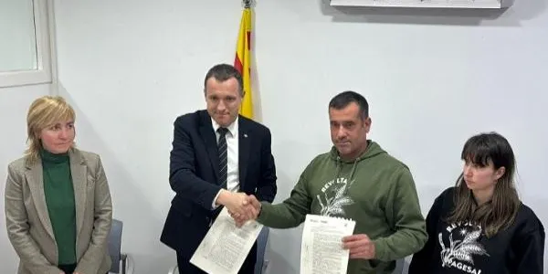 El Gremi de la Pagesia arriba a un acord amb el Govern i desconvoca els talls de carreteres previstos per aquest dilluns