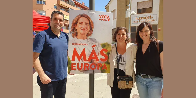 La nº 2 del PSC a les Eleccions Europees Laura Ballarín i les diputades Romero i Díaz visiten Poblenou
