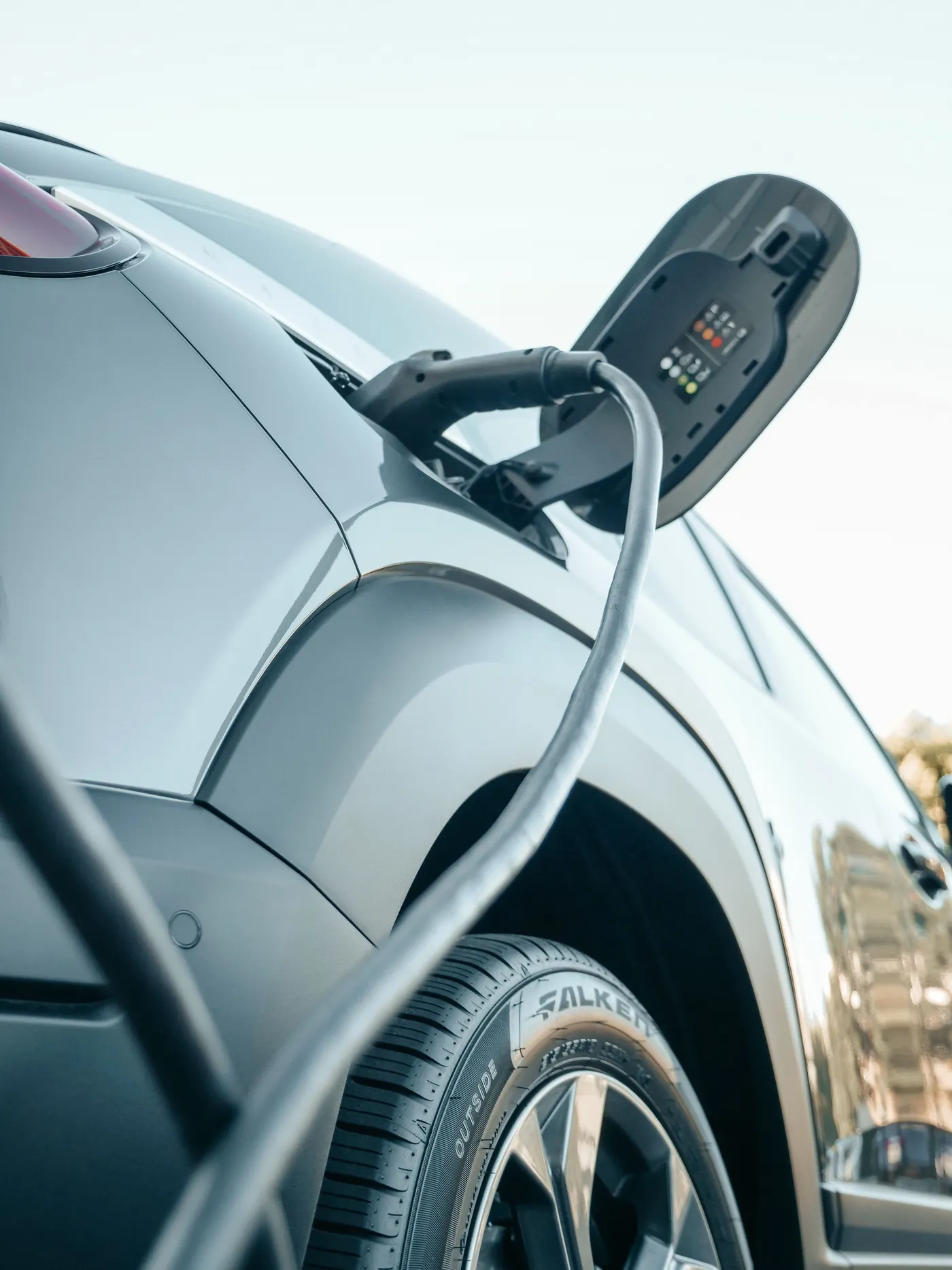 L’Ajuntament d’Olius proposa bonificacions de fins al 75% per als vehicles elèctrics i híbrids
