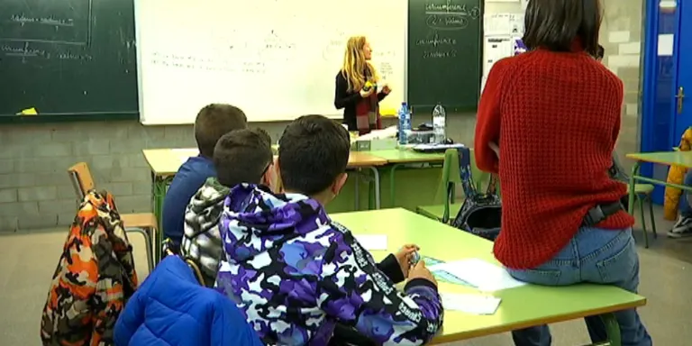 La Generalitat mantindrà oberta la borsa de personal docent fins el desembre