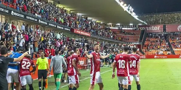 El Nàstic remunta l’Alcoyano i assoleix una nova victòria al Nou Estadi (2-1)