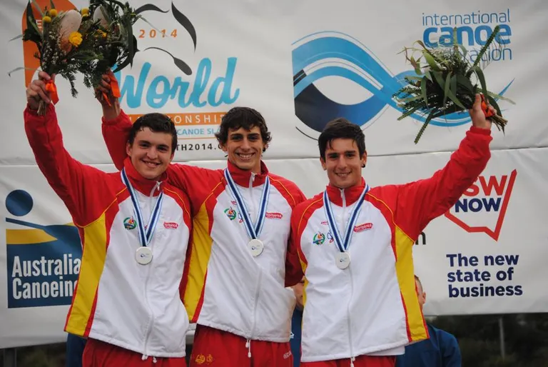 Jordi Cadena, David Llorente i Unai Nabaskues, subcampions del món en Patrulles K1 Júnior