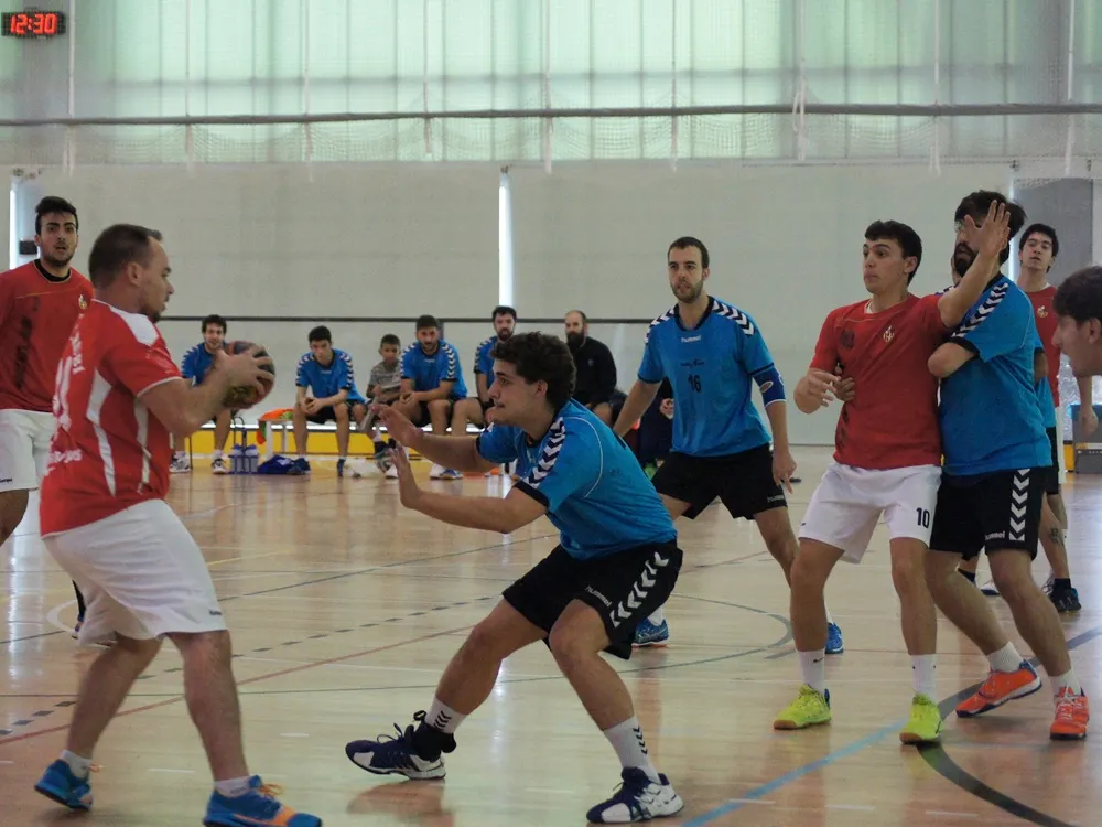 La cita en handbol a La Llana es disputarà dissabte aquest cap de setmana / Arxiu