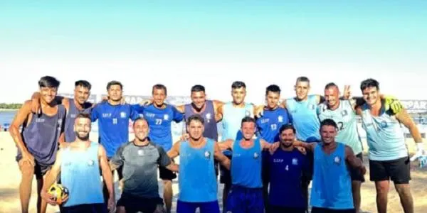 Llorenç Gómez amb la Fundació 11 d’Octubre, pedrera de l’elit del futbol platja argentí