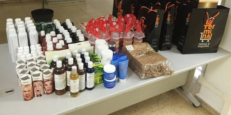 Intervinguts a la duana de la Farga de Moles productes de parafarmàcia valorats en 2.480 euros