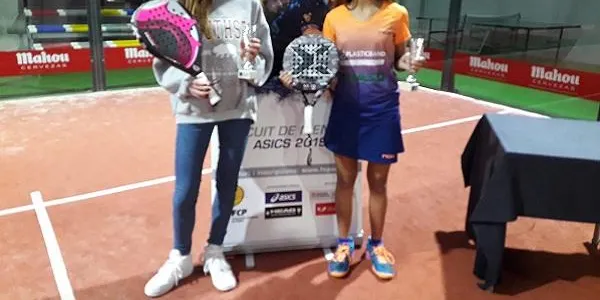 Anna Ortiz guanya la 1a prova del Circuit de Pàdel de Menors a Granollers