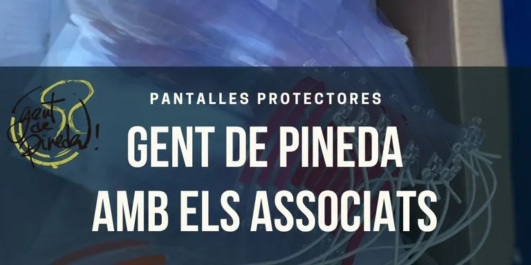 Gent de Pineda ha començat a repartir pantalles protectores als seus establiments