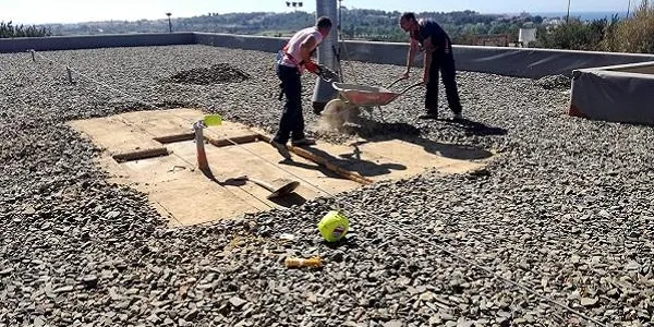 Comencen els treballs de reparació de les filtracions d’aigua a les aules de l’Institut d’Altafulla