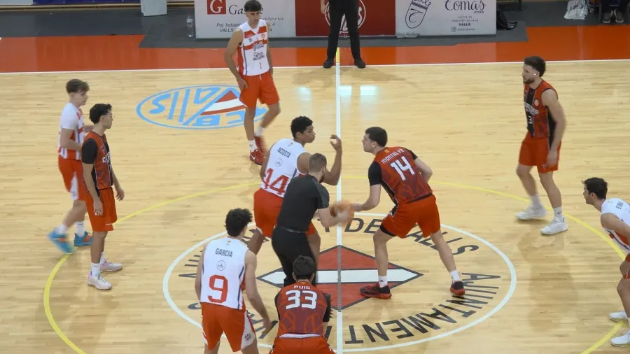 Un arbitratge controvertit condemna el CB Valls al Joana Ballart