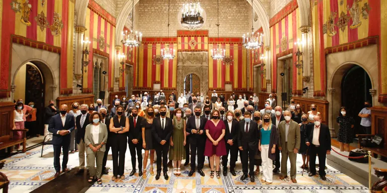 La Federació Catalana de Natació rep la medalla al mèrit esportiu de l’Ajuntament de Barcelona