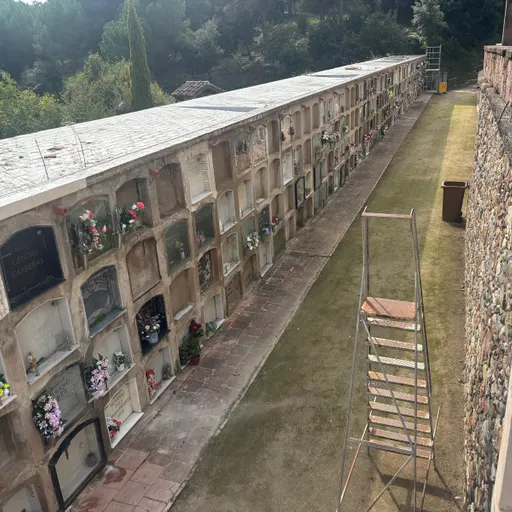 El cementiri de la Doma amplia horaris per Tots Sants en paral·lel a la rehabilitació dels nínxols històrics