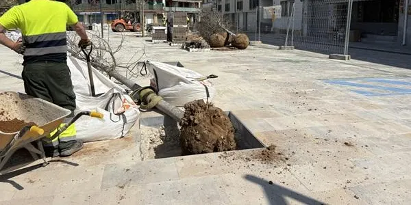Les terrasses dels establiments de restauració estrenaran aquesta Setmana Santa la renovada plaça dels Vents