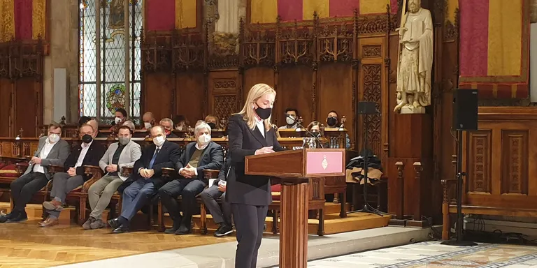 Valls presenta les Decennals a l’Ajuntament de Barcelona