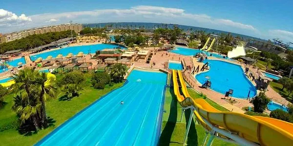 Obertes les inscripcions per gaudir de la sortida a Aquòpolis dels PIJ de la Zona TRAC