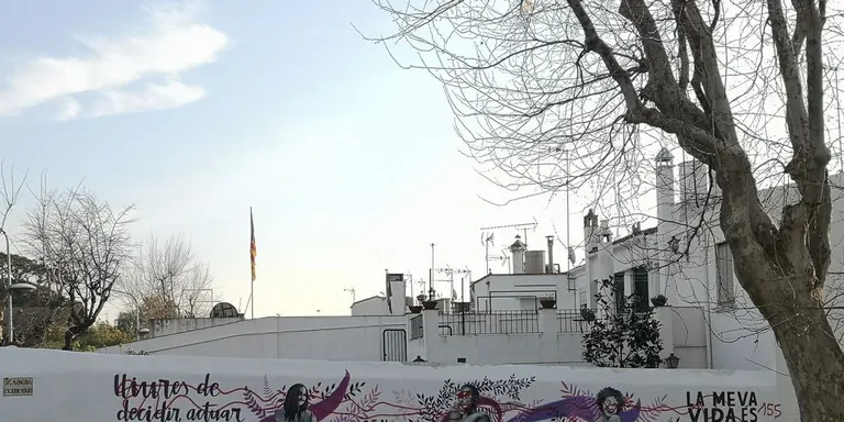Malmeten el mural dedicat al rebuig a la violència masclista