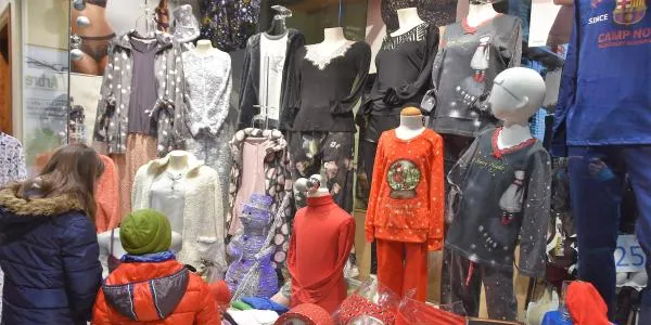Obert el termini d’inscripcions per als comerços que vulguin participar a la Gimcana dels aparadors de Nadal de Torredembarra