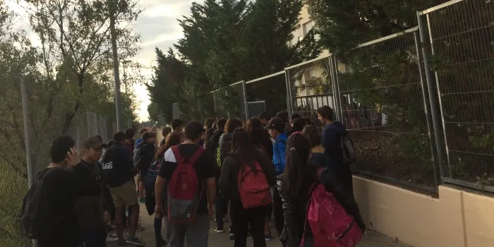 Els alumnes de l'Institut tornen a fer una seguda per rebutjar l'empressonament dels consellers cessats