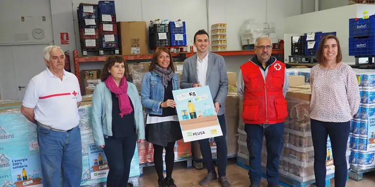 Aliments per la Solidaritat rep una aportació de 3.860 quilos de productes per part de PEUSA