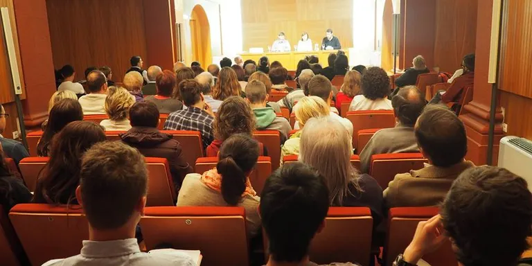 L'Escola d'Adults, satisfeta amb les noves instal·lacions del carrer Capdevila
